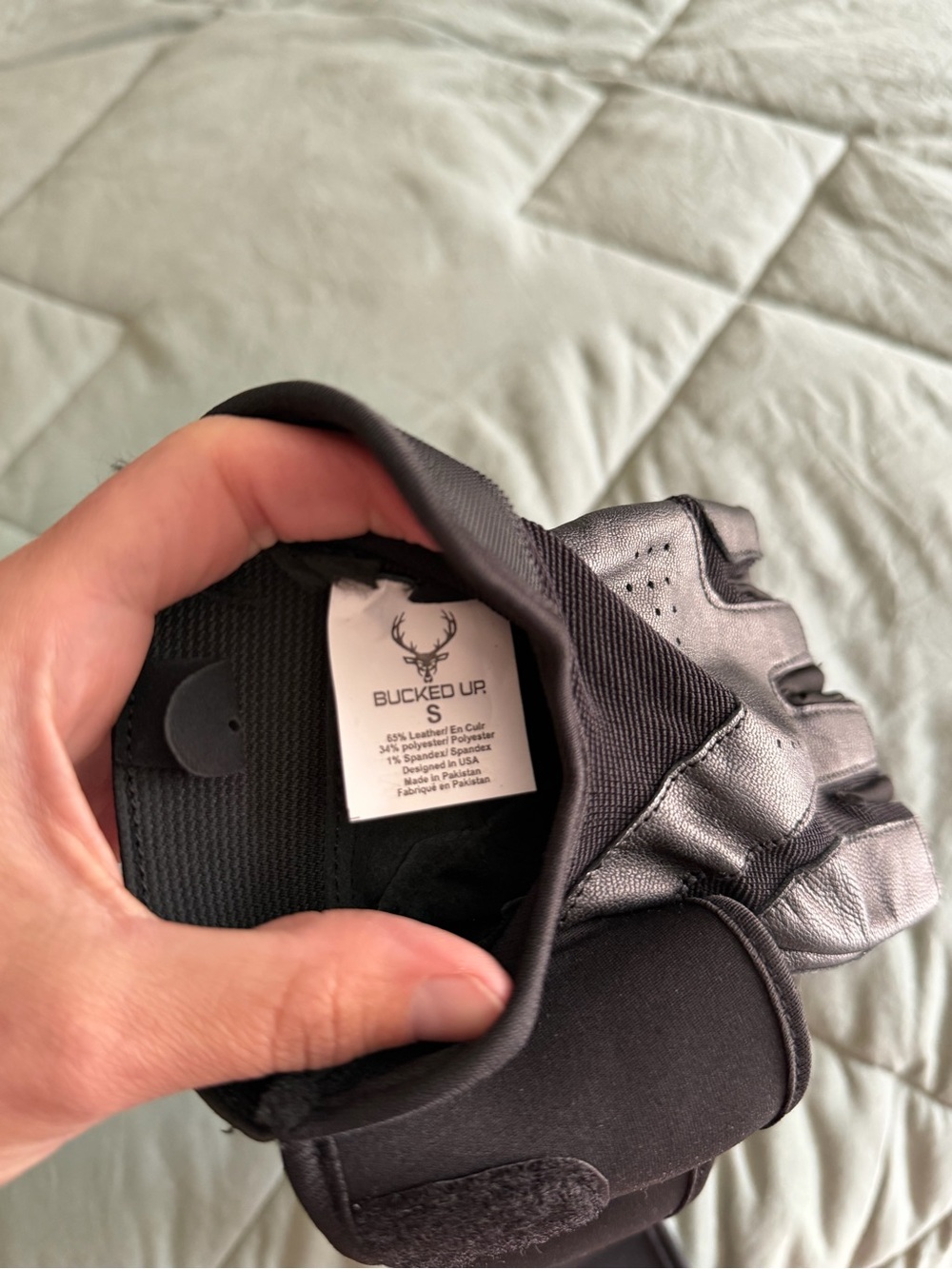 Bucked Up Workout Gloves NWOT - Picture 4 of 4
